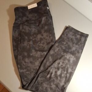 Livi Active Gray Camouflage High-Waist Leggings